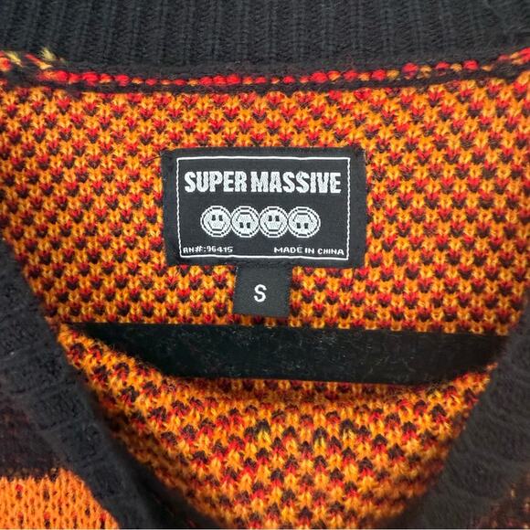 Super Massive Flame Print Men's Sweater Size Small Retro Club Rave Wear - Picture 3 of 3